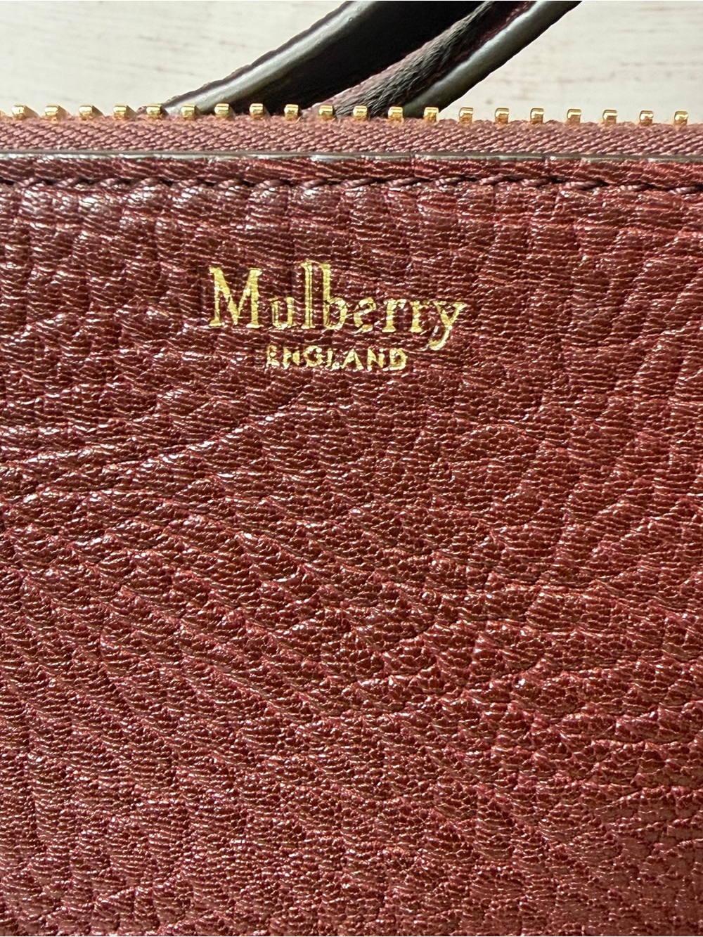 Mulberry Camden Burgundy Leather Shoulder Bag with Gold Hardware - Picture 4 of 16